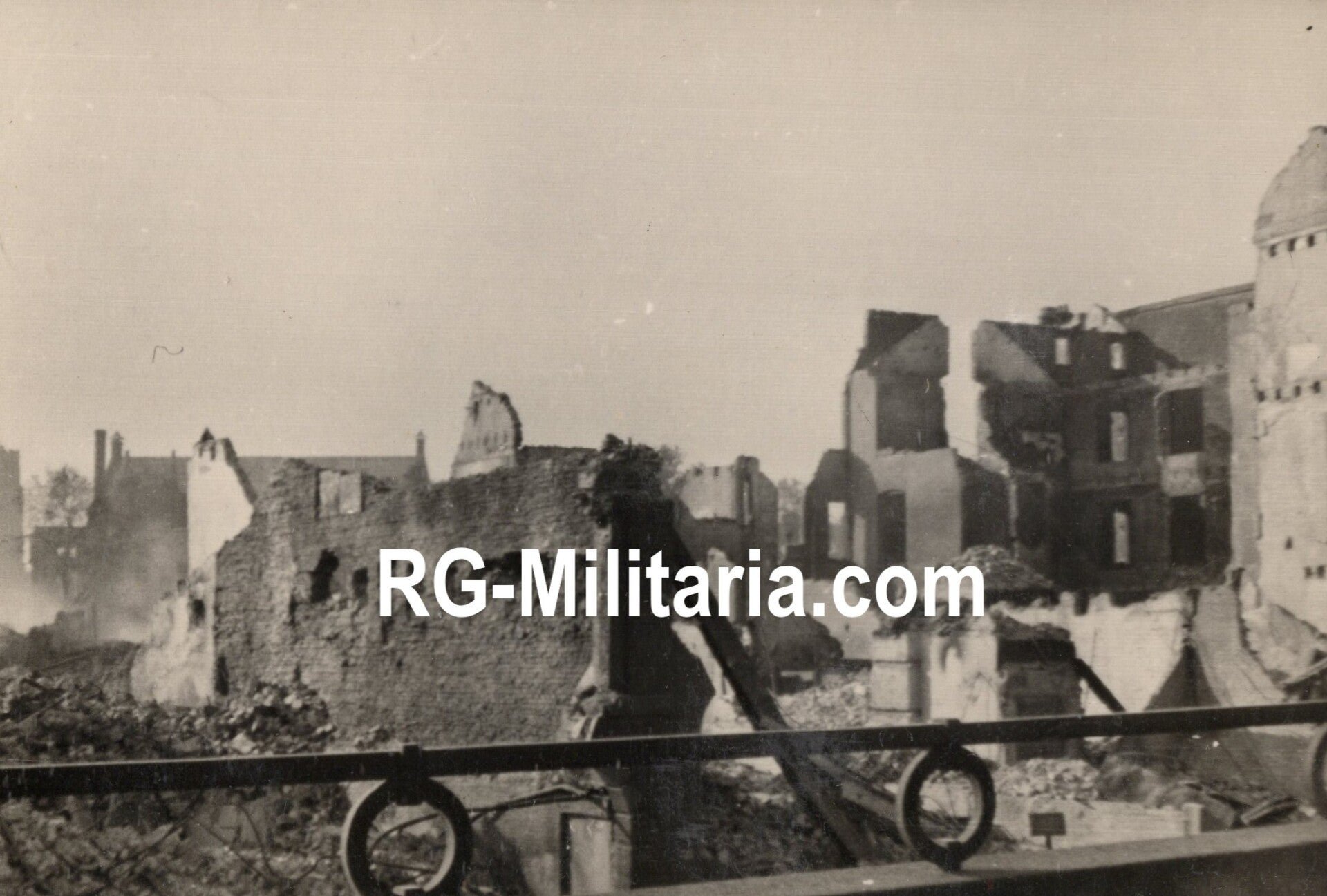 Original WW2 German Photo - German soldiers marching over a ponton bridge near Rotterdam, Holland, May (1940) — image 4