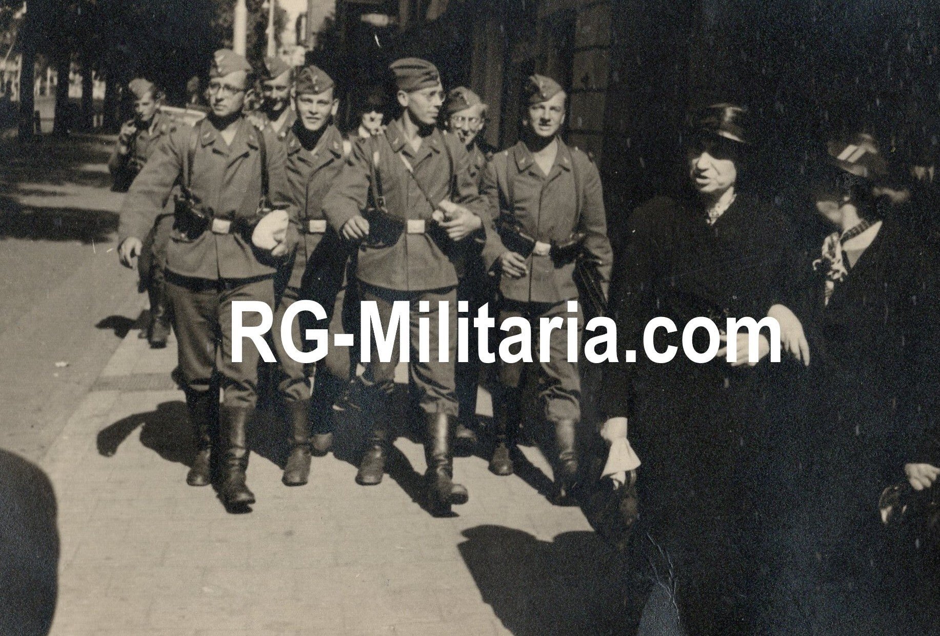 Original WW2 German Photo - German soldiers during the invasion of the Netherlands, May (1940) — image 9
