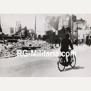 Original WW2 German Press Photo - Dutch police officer in …