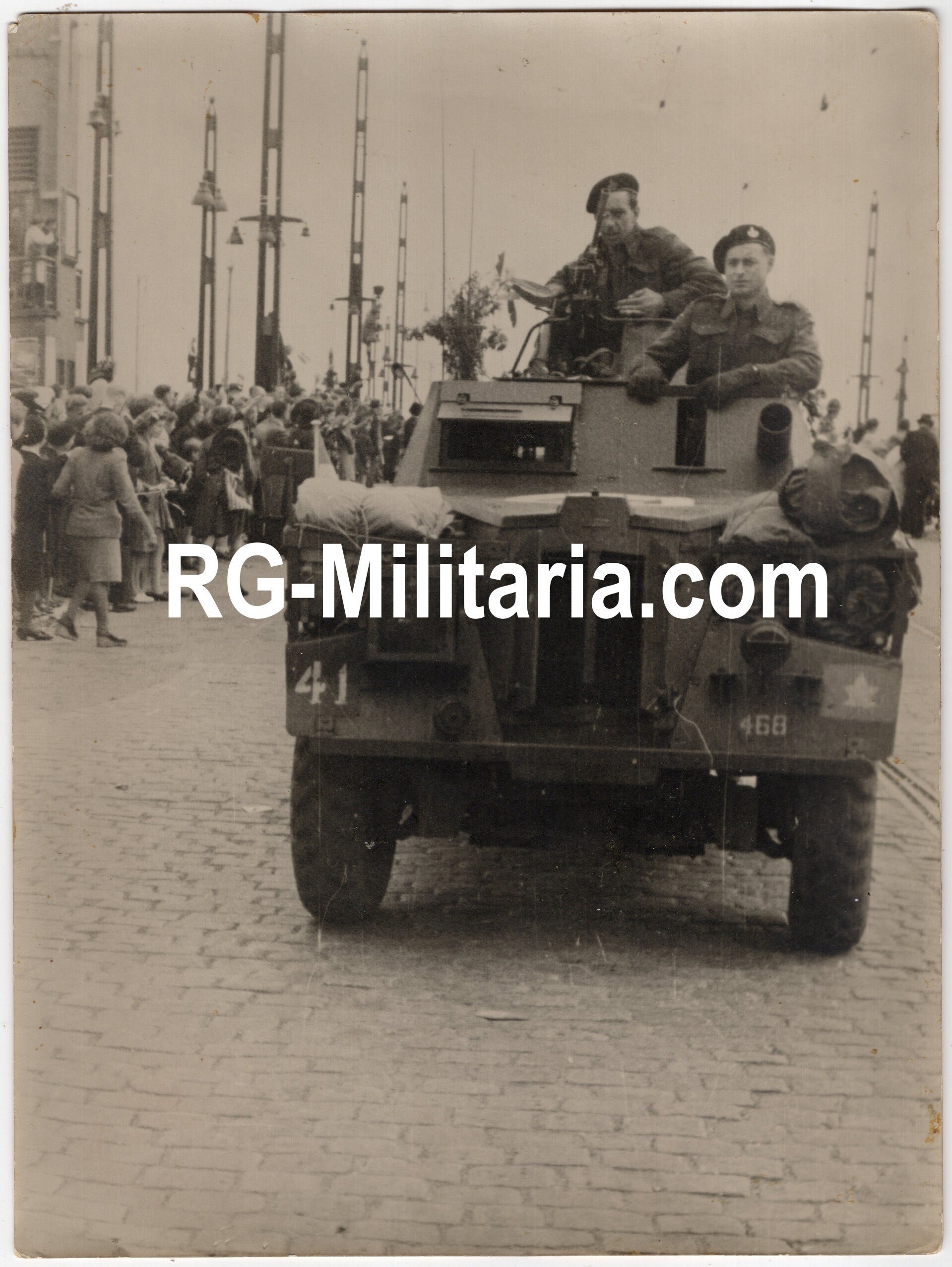 Original WW2 Dutch Liberation Press Photo - Canadians in an armoured vehicle liberate Amsterdam, Holland (1945) — image 3