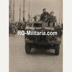 Original WW2 Dutch Liberation Press Photo - Canadians in an …