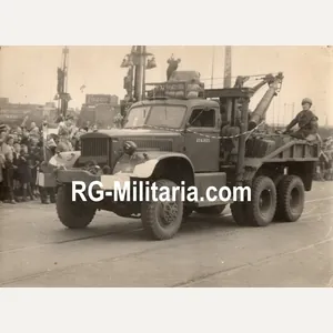 Original WW2 Dutch Liberation Press Photo - Canadians in a …