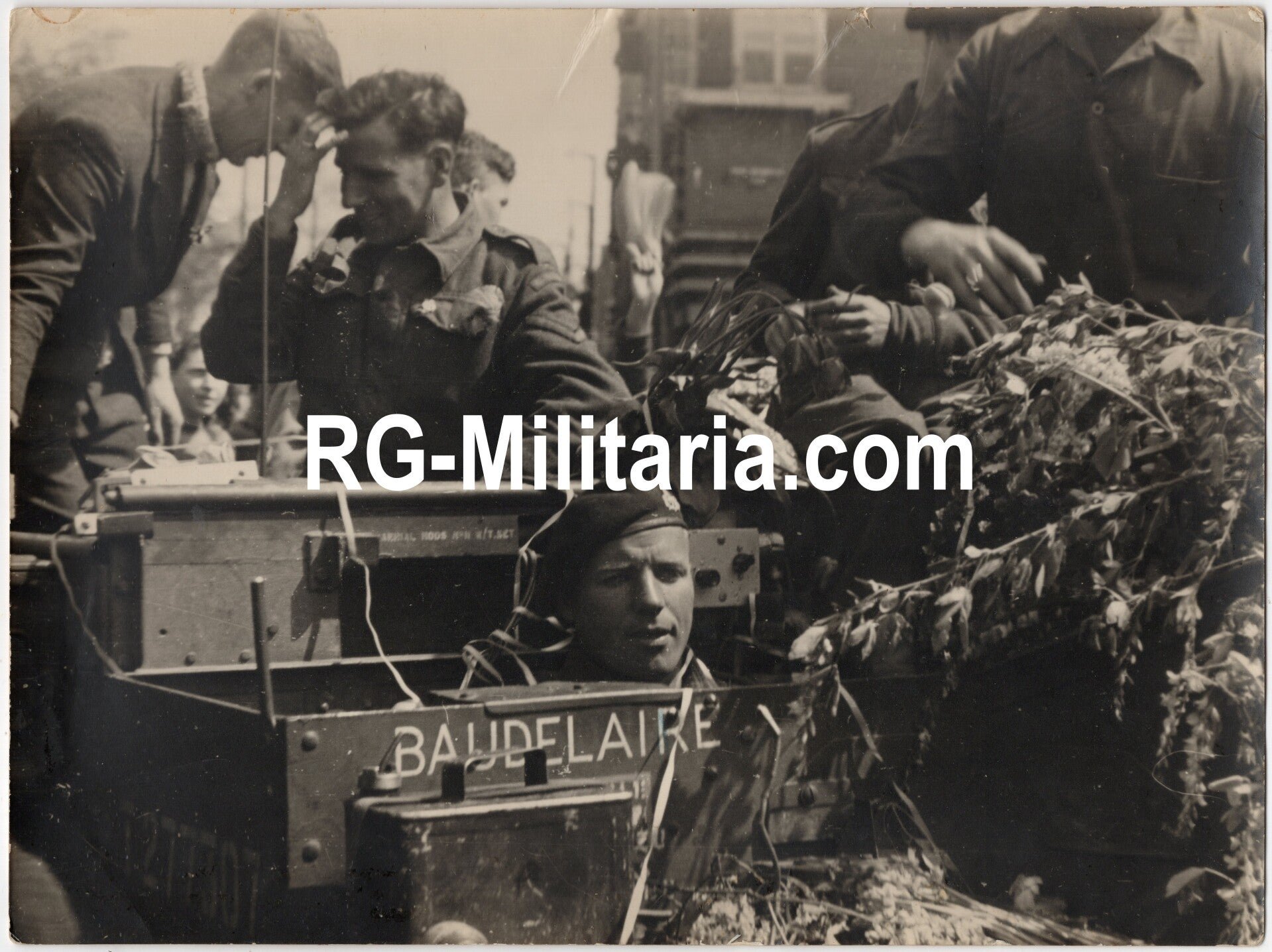 Original WW2 Dutch Liberation Press Photo - Canadians in Bren Gun Carriers liberate Amsterdam, Holland (1945) — image 3