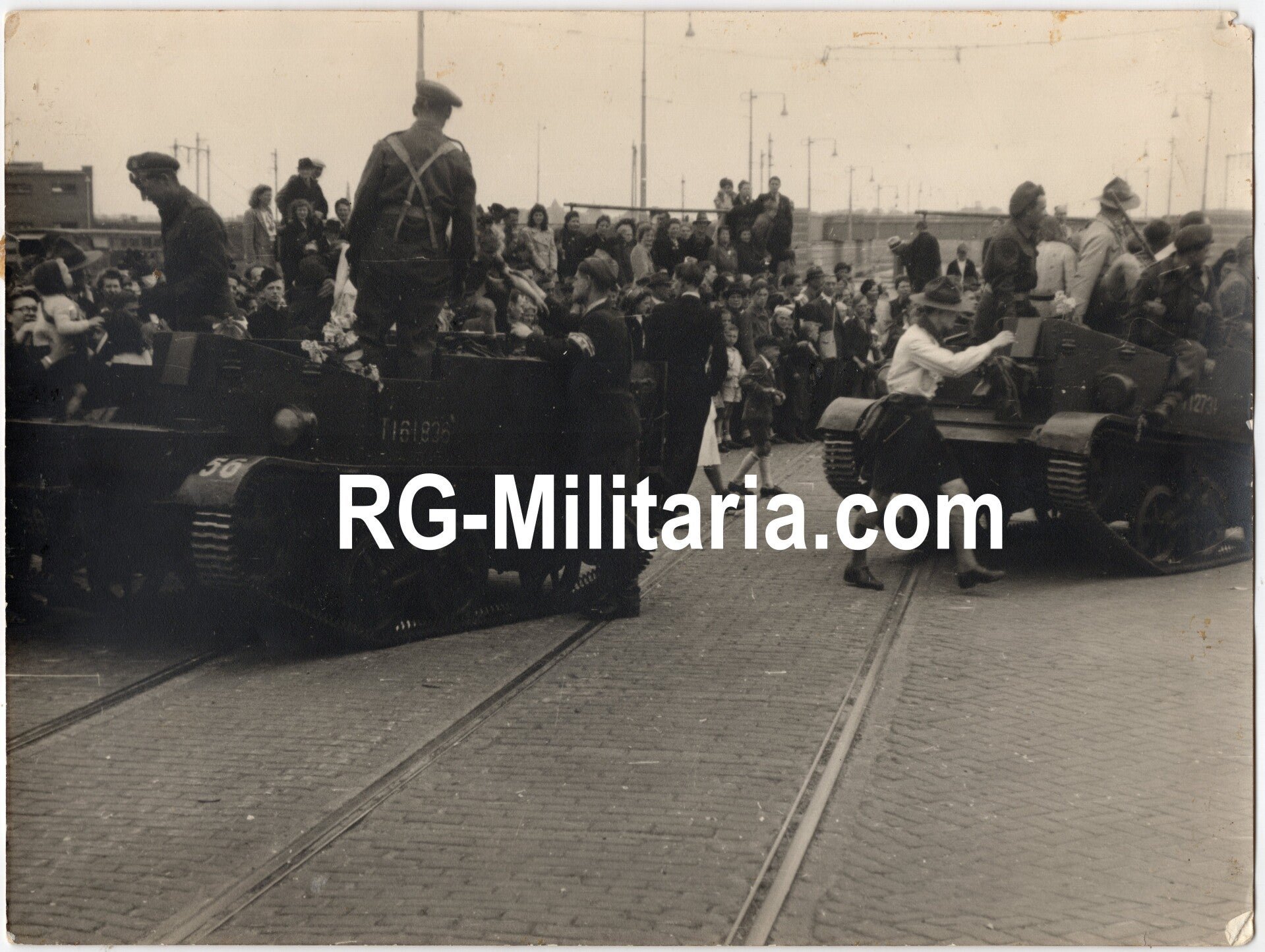 Original WW2 Dutch Liberation Press Photo - Canadians in Bren Gun Carriers liberate Amsterdam, Holland (1945) — image 3