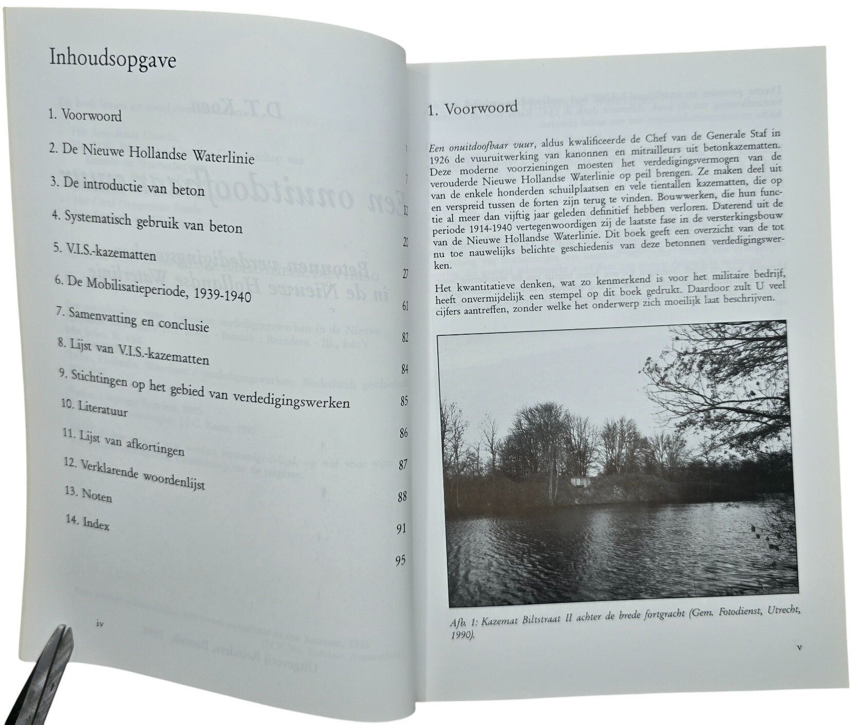 Original Dutch Brochure – Een onuitdoofbaar vuur: Betonnen verdedigingswerken in de Nieuwe Hollandse Waterlinie, D.T. Koen (1995) — image 2