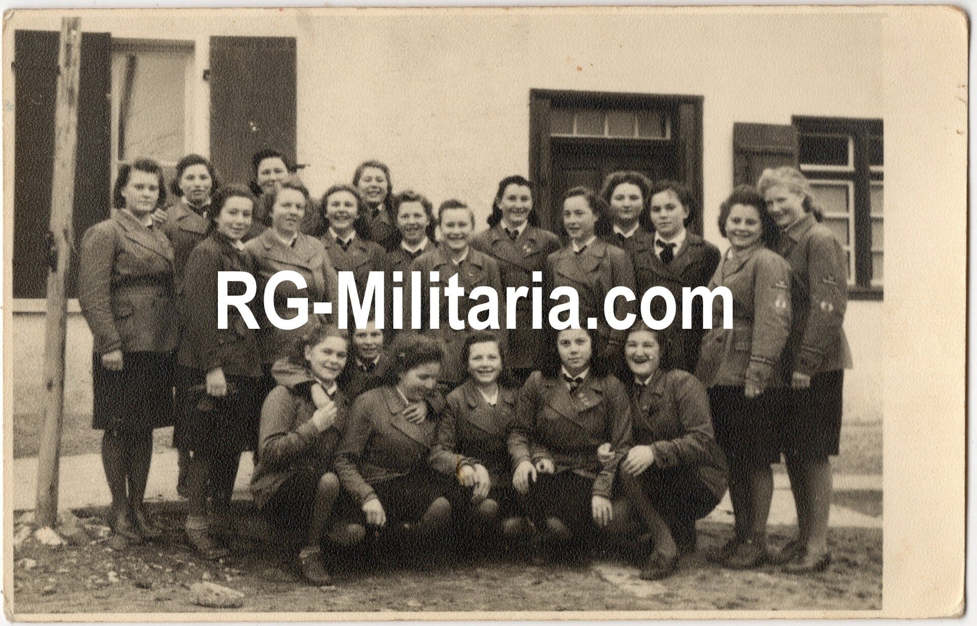 Original WW2 German Photo - Group photo HJ Hitler Jugend girls Geislingen — image 3