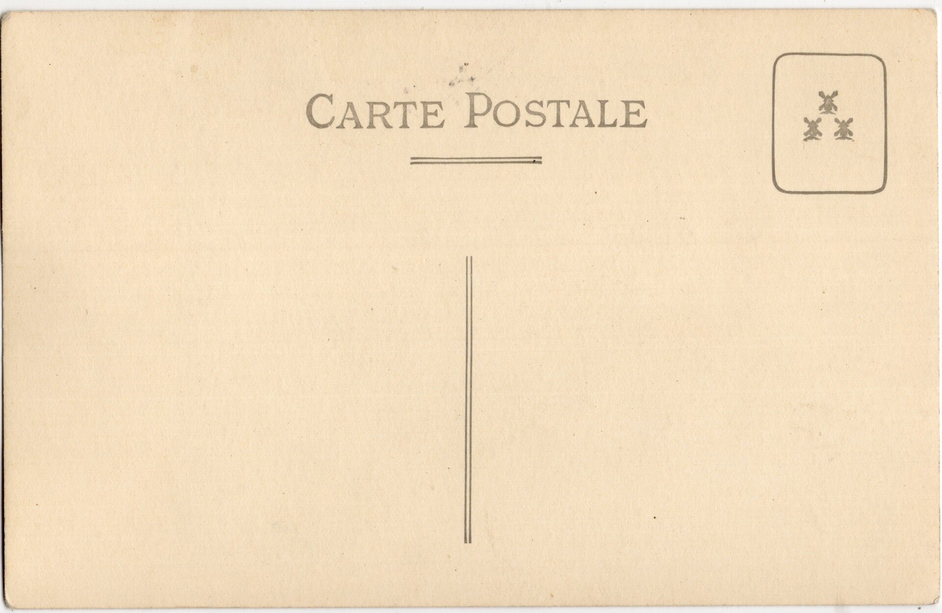 Original WW2 German Photo - Female Wehrmacht Blitzmadel sitting — image 2