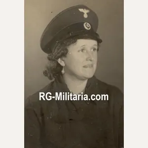 Original WW2 German Photo - Portrait Reichspost female Berlin Charlottenburg