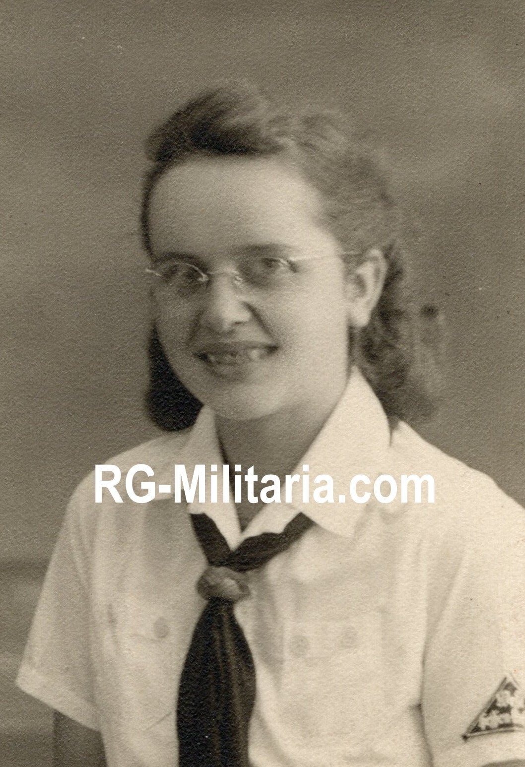 Original WW2 German Photo - Portrait HJ Hitler Jugend girls West Hessen-Nassau, Seligenstadt — image 4