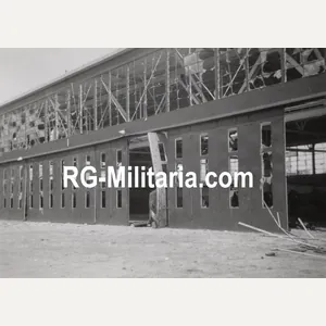 Original WW2 German Photo - Damaged hangar at the Dutch …