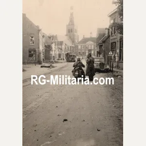 Original WW2 German Photo - German soldiers in Etten-Leur, Holland, …