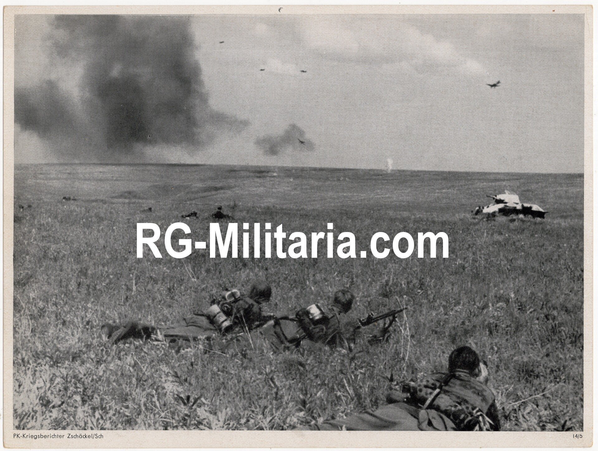 Original WW2 German Waffen SS Bilderdienst Press Photo - SS soldiers looking at an airplane fight — image 2