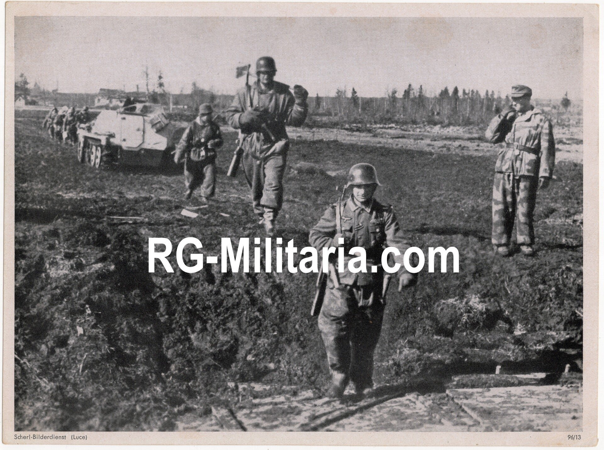 Original WW2 German Bilderdienst Press Photo - SdKfz with Nahkampfspange soldier — image 3