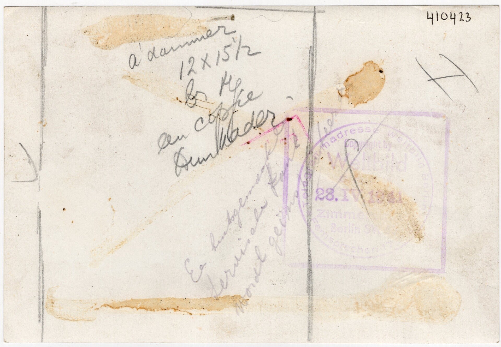 Original WW2 German Press Photo - German soldiers with a captured French tank (1941) — image 2