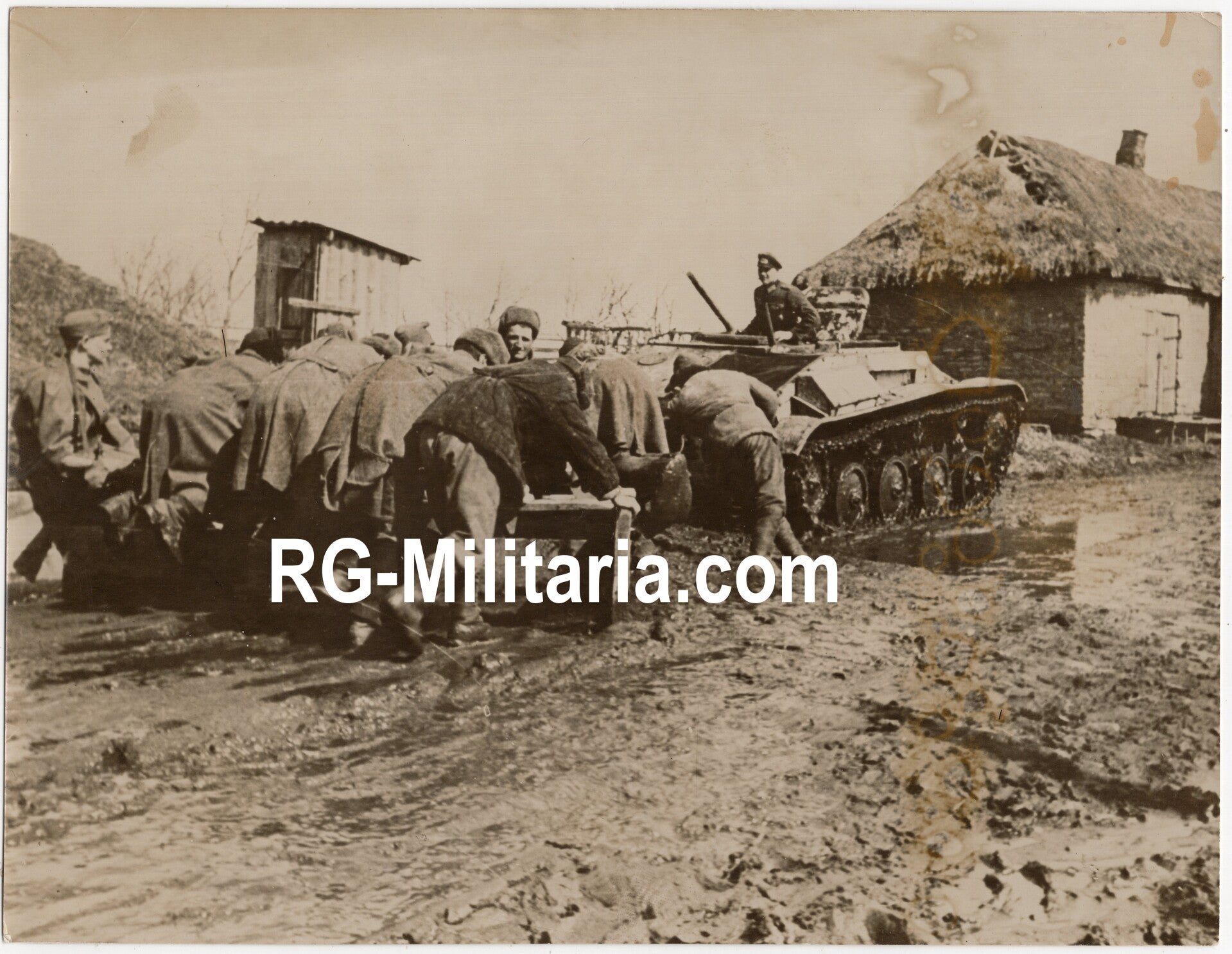 Original WW2 German Press Photo - German modified Panzer 38 (?) Tank, Eastern Front (1942) — image 3