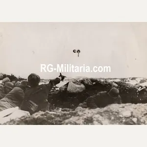 Original WW2 German Press Photo - German soldiers throwing hand …