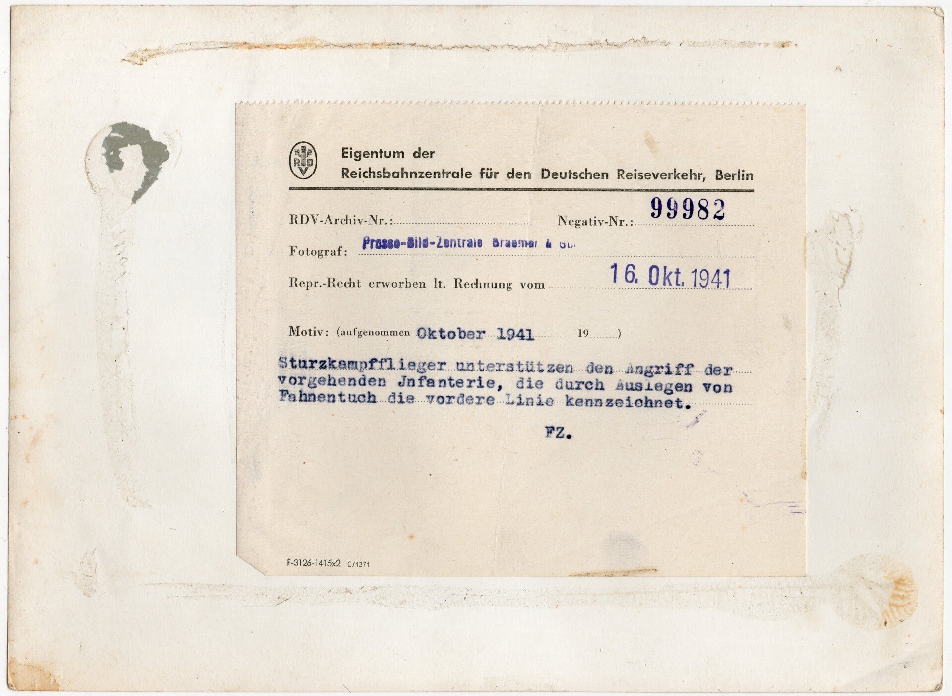 Original WW2 German Press Photo - German NSDAP flag at the Eastern Front (1941) — image 2