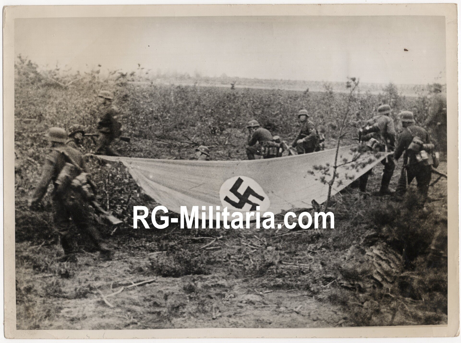 Original WW2 German Press Photo - German NSDAP flag at the Eastern Front (1941) — image 3