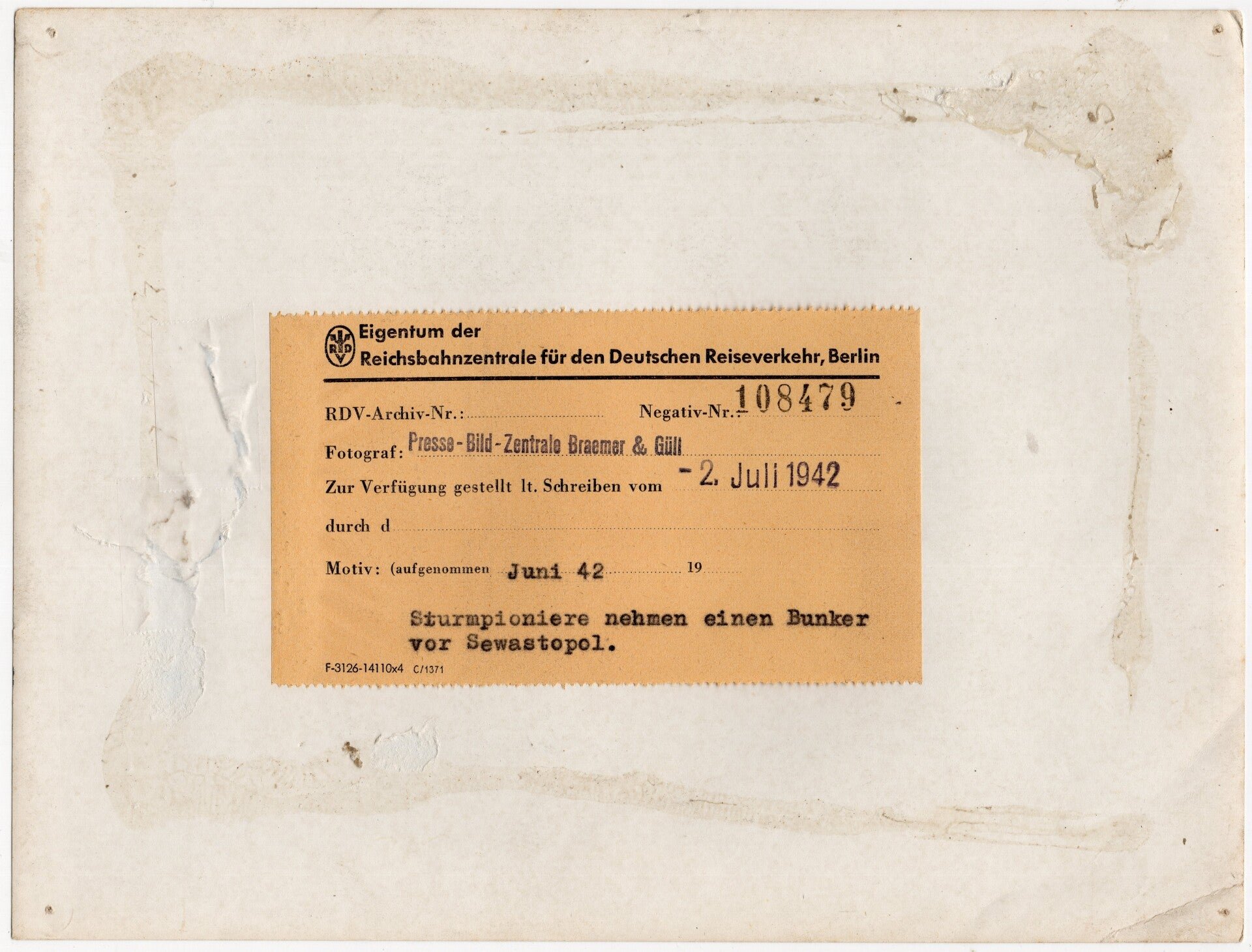 Original WW2 German Press Photo - German Flammenwerfer, flamethrower near Sewastopol, Eastern Front (1942) — image 2