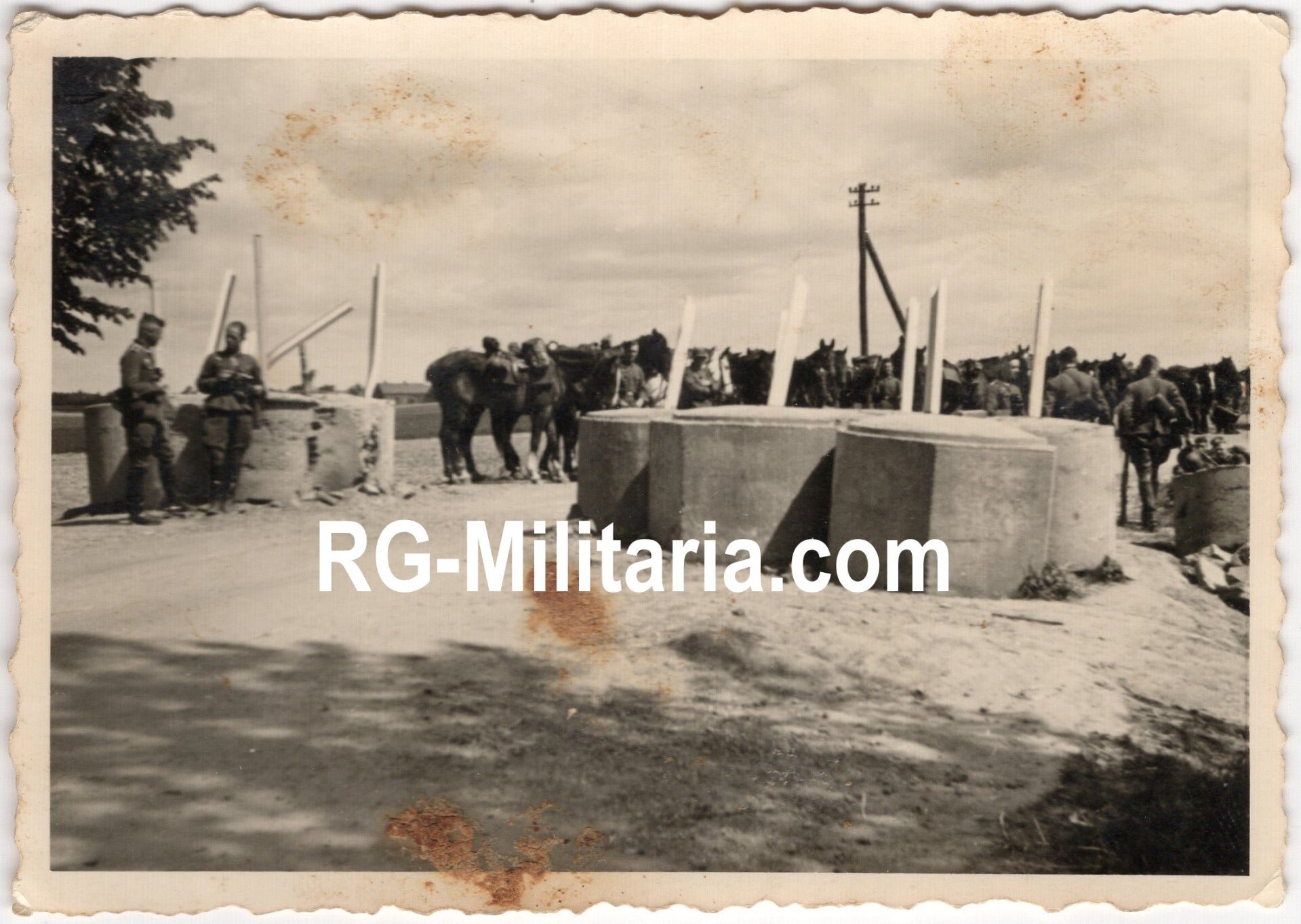 Original WW2 German Photo - German soldiers crossing the Dutch border, Holland (1940) — image 3