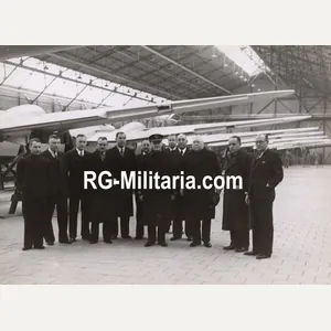 Original WW2 Dutch Press Photo - Officials visit a G1 …