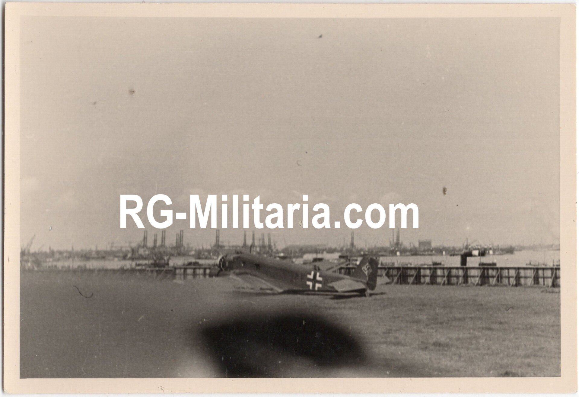 Original WW2 German Photo - Rotterdam airfield Waalhaven with landed Junkers JU 52 airplane, Holland (1940) — image 3