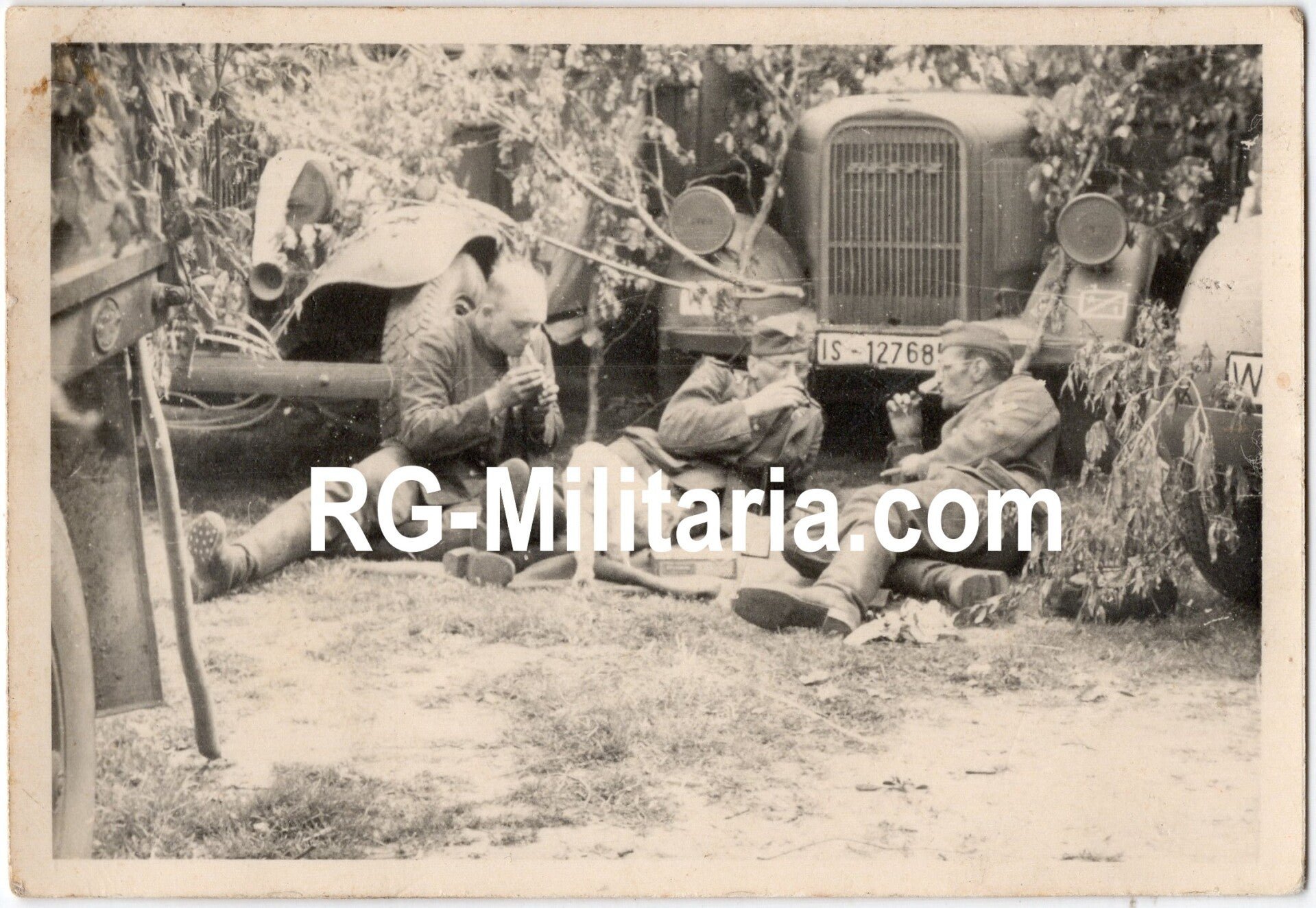 Original WW2 German Photo - German soldiers take a break near Roermond, May, Holland (1940) — image 3