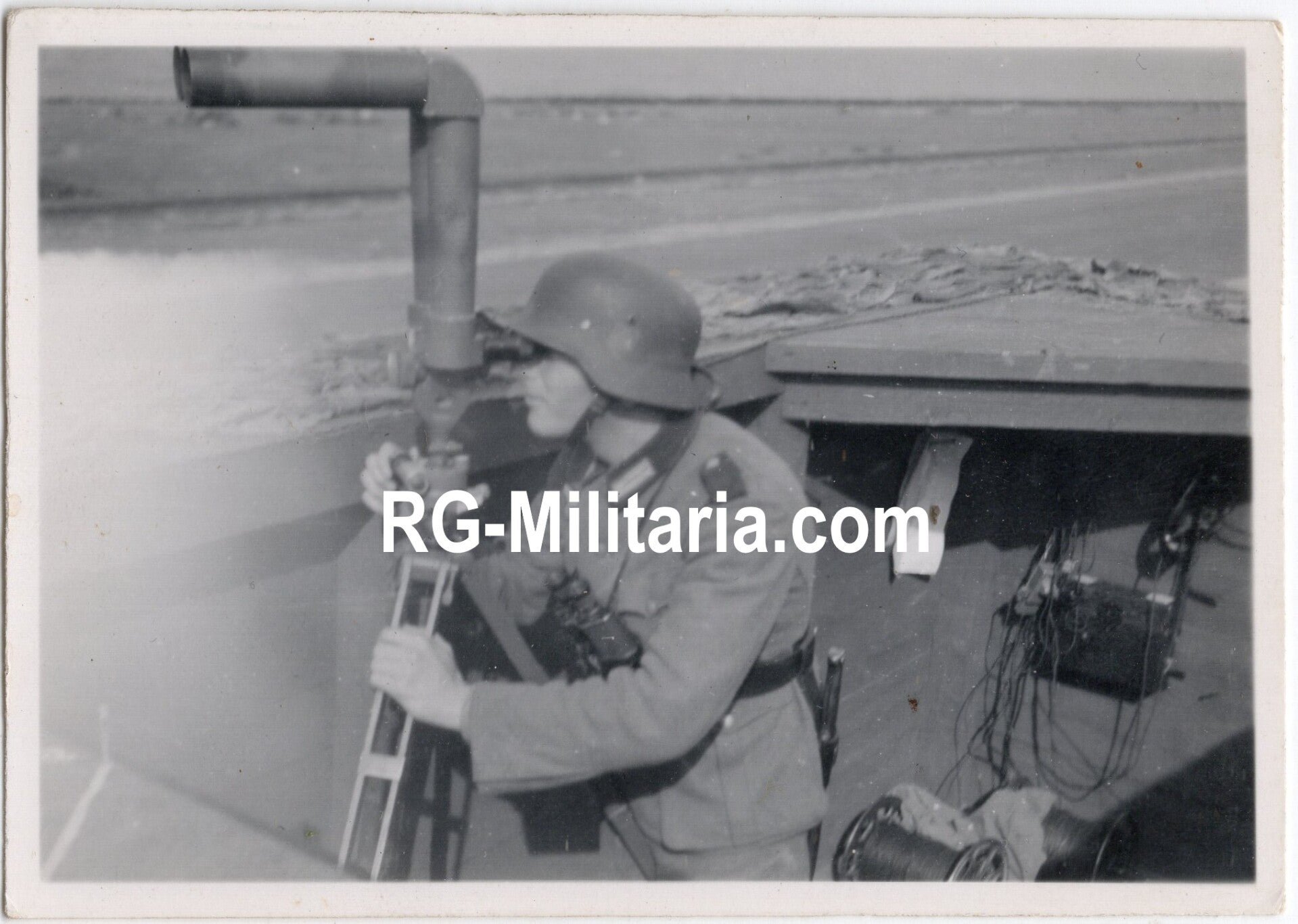 Original WW2 German Photo - German soldier on the lookout at Westkapelle, Zeeland, Holland (1940) — image 3