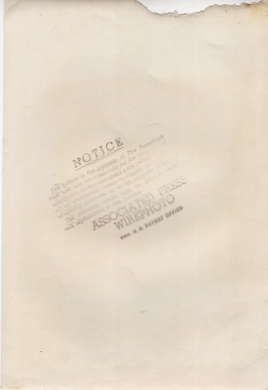 Original WW2 US Press Photo - British and Canadian troops enter Walsoorden, Beveland, Scheldt, Zeeland, Holland (1944) — image 2