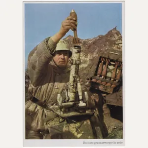 Original WW2 German Postcard - Grenade launcher ''Duitsche granaatwerper in …