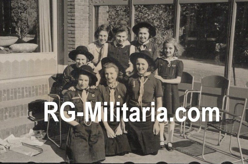 Original WW2 German Photo - Snapshots of The Hague, Wehrmacht staff car, Holland — image 5