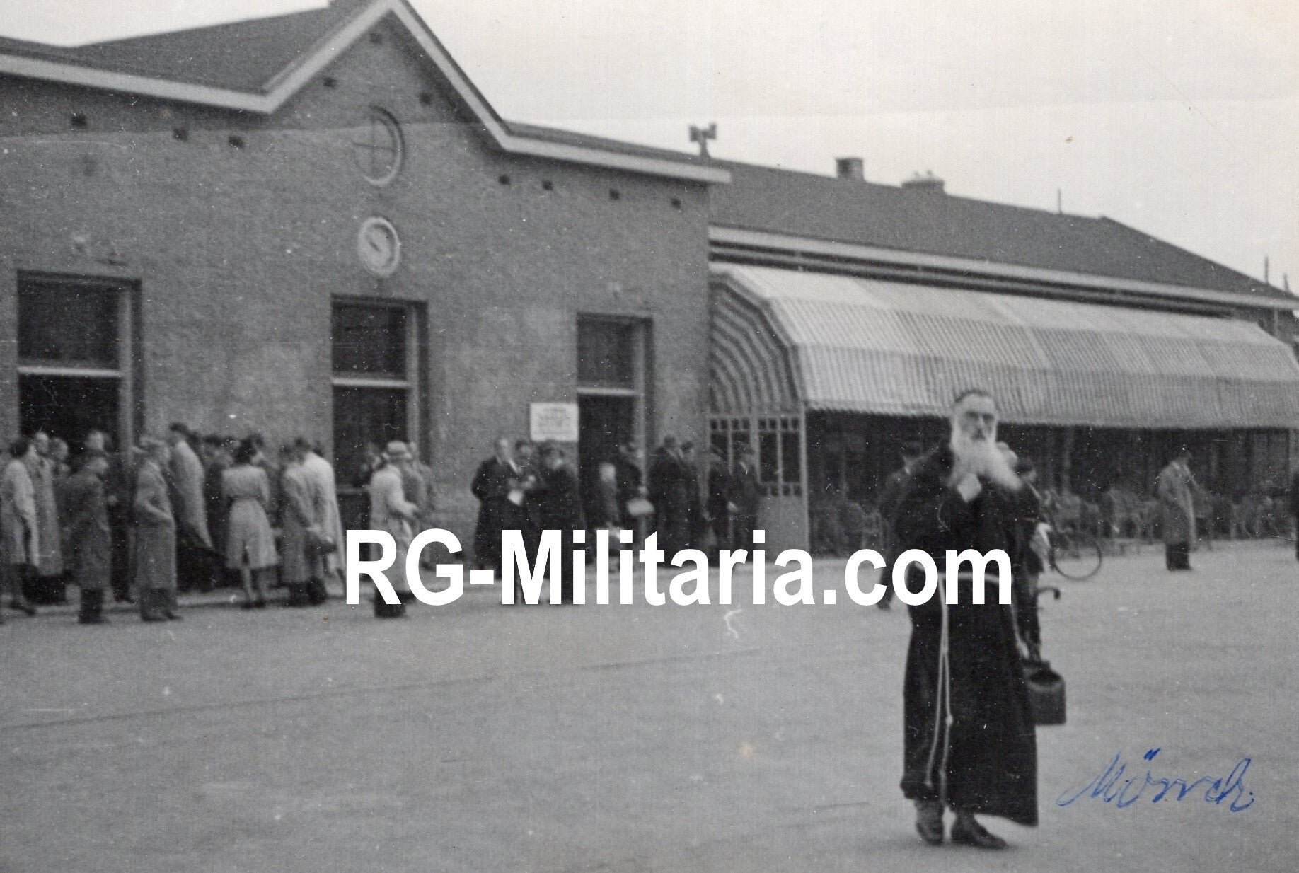 Original WW2 German Photo - Wehrmacht soldiers in Breda — image 5