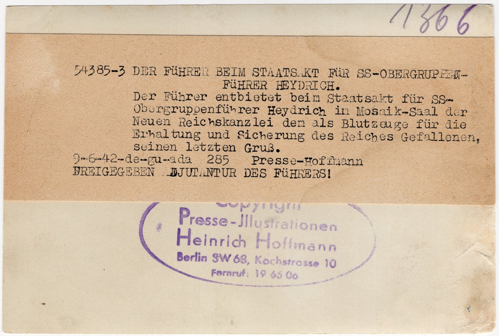 Original WW2 German Waffen SS Press Photo - Adolf Hitler salutes SS-Obergruppenführer Reinhard Heydrich during his funeral, Berlin (1942) — image 2