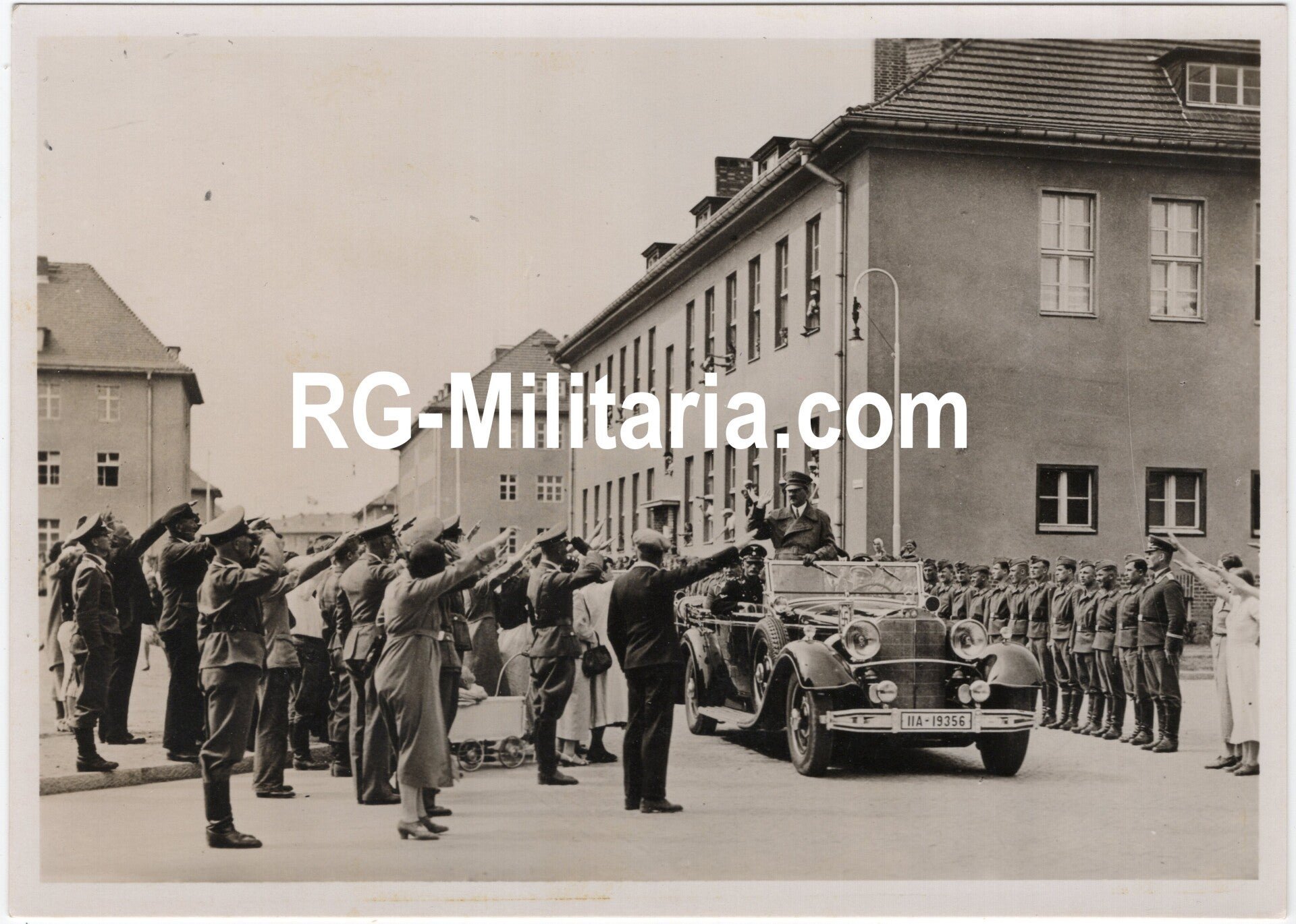 Original WW2 German Press Photo - Adolf Hitler and Hermann Göring arrive at a Luftwaffe base — image 3