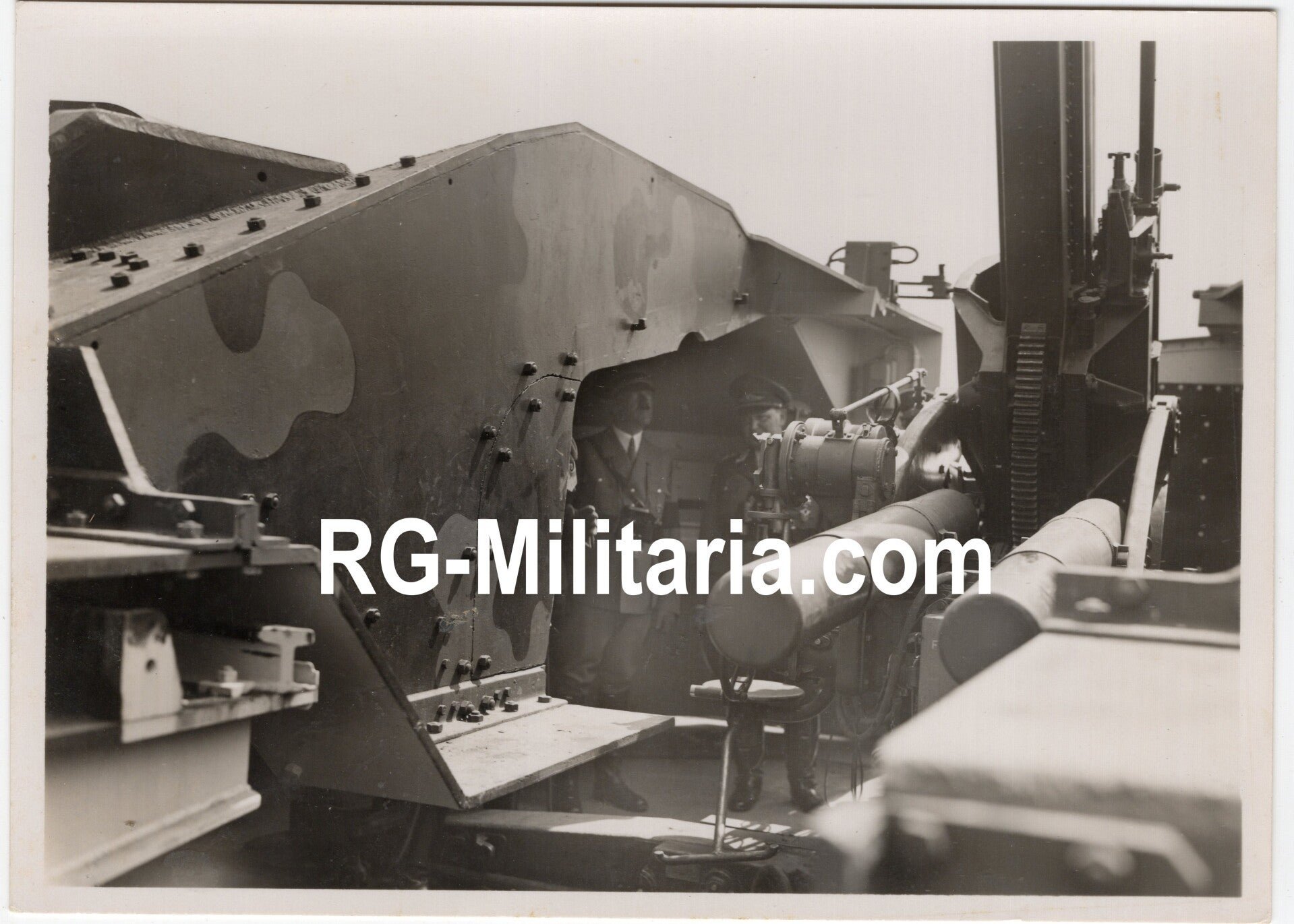 Original WW2 German Press Photo - Adolf Hitler and Hermann Göring inspecting an Artillery canon — image 3