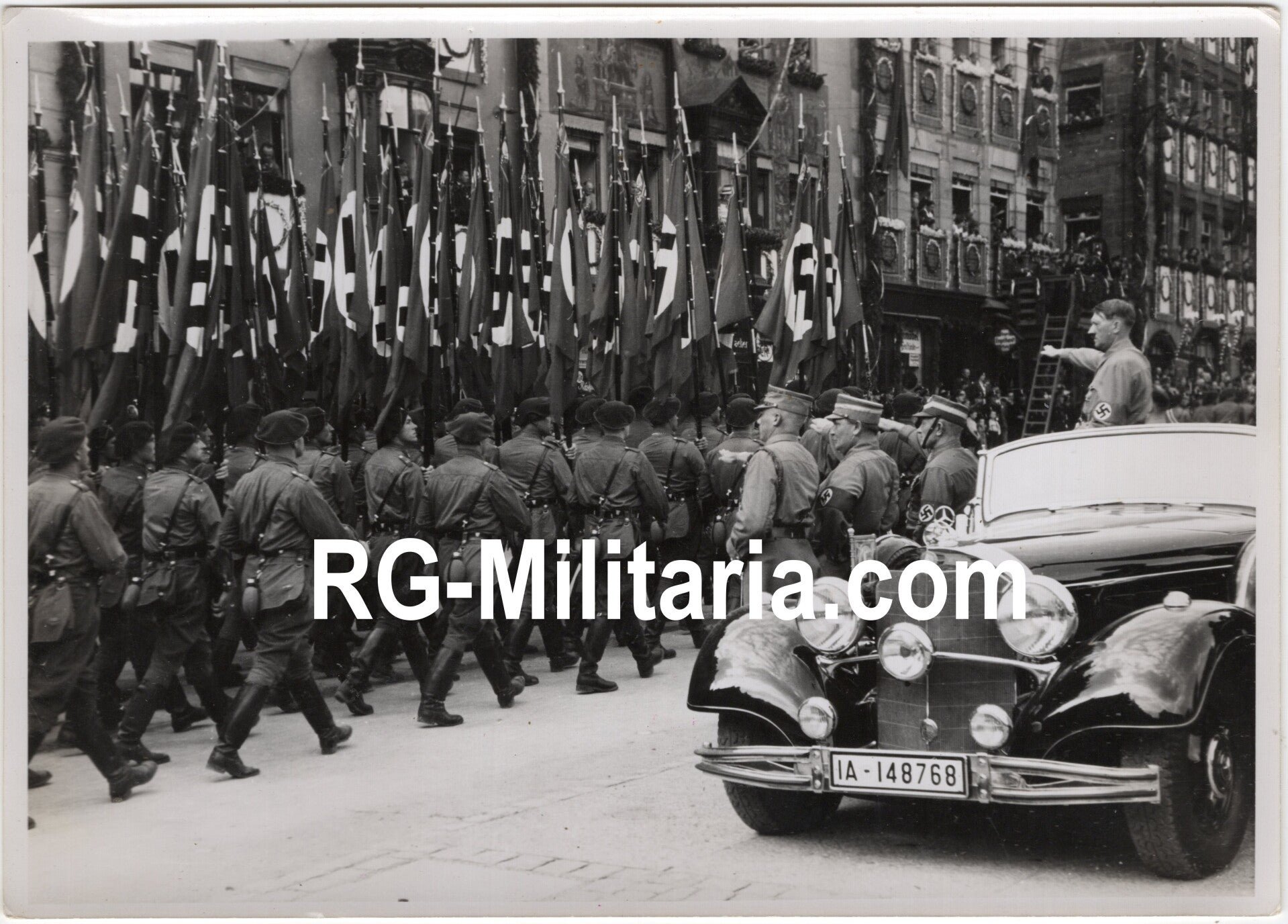 Original WW2 German Press Photo - NSFK NS Fliegerkorps parade, Adolf Hitler and Friedrich Christiansen salute, Reichsparteitag Nürnberg (1938) — image 3