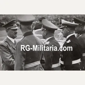 Original WW2 German Press Photo - Adolf Hitler shaking hands …