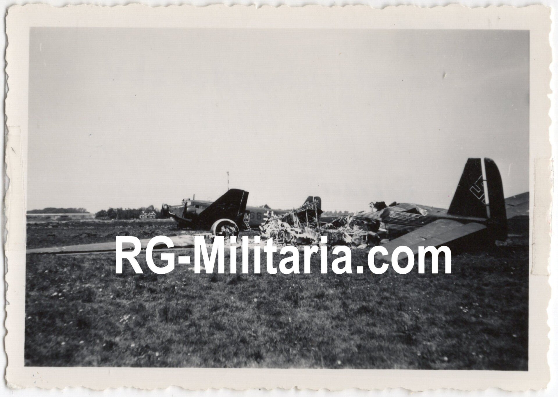 Original WW2 German Photo - Rotterdam airfield Waalhaven with destroyed Junkers JU 52 airplanes, Holland (1940) — image 3