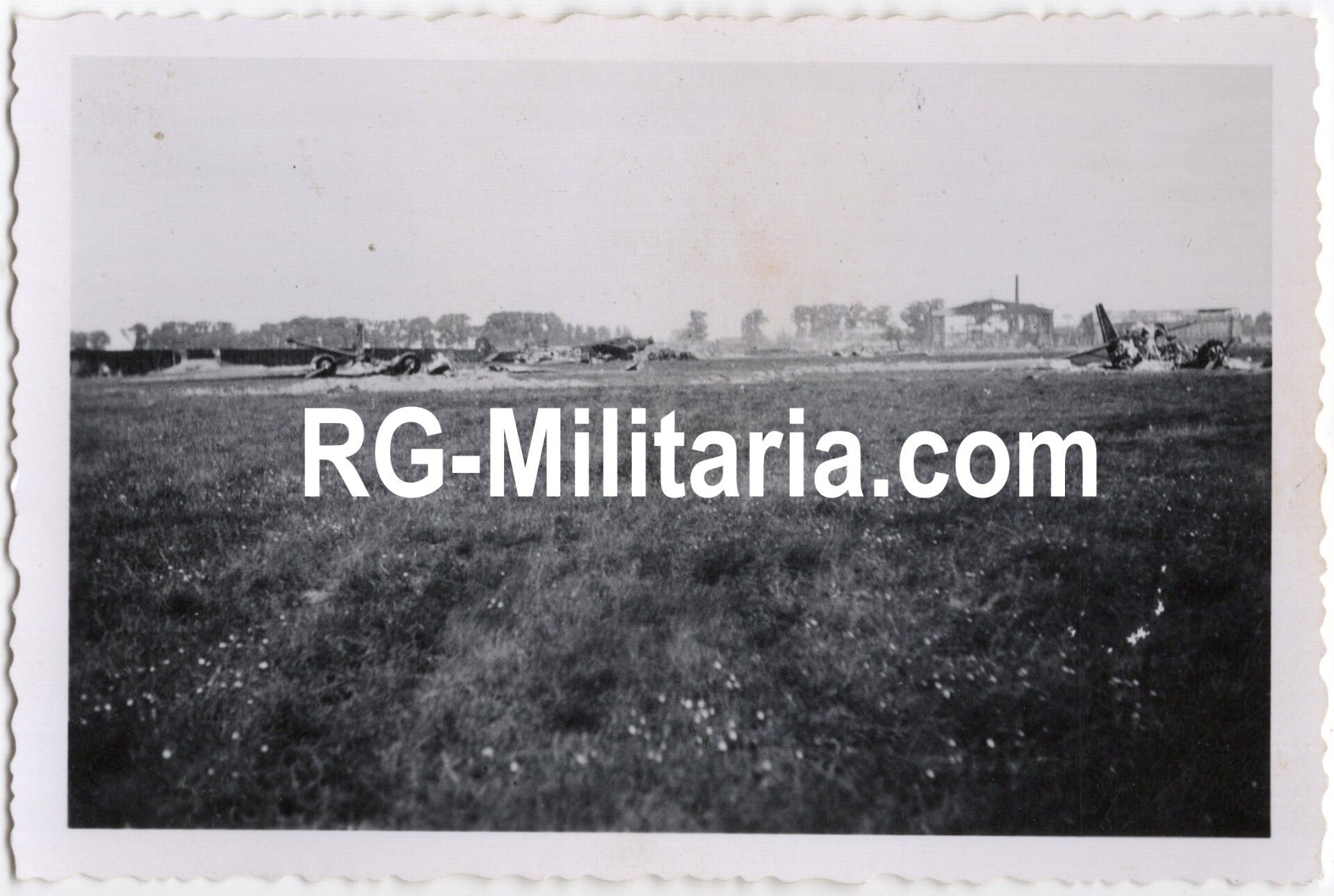 Original WW2 German Photo - Rotterdam airfield Waalhaven with destroyed Junkers JU 52 airplanes, Holland (1940) — image 3