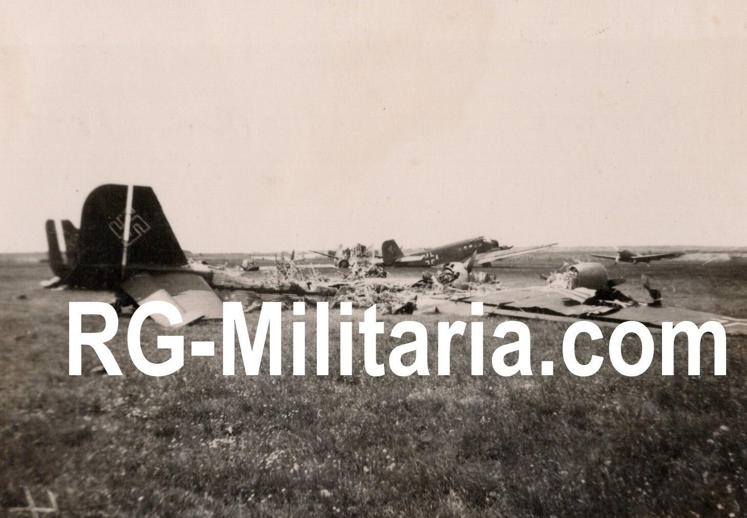 Original WW2 German Photo - Rotterdam airfield Waalhaven with destroyed Junkers JU 52 airplanes, Holland (1940) — image 3