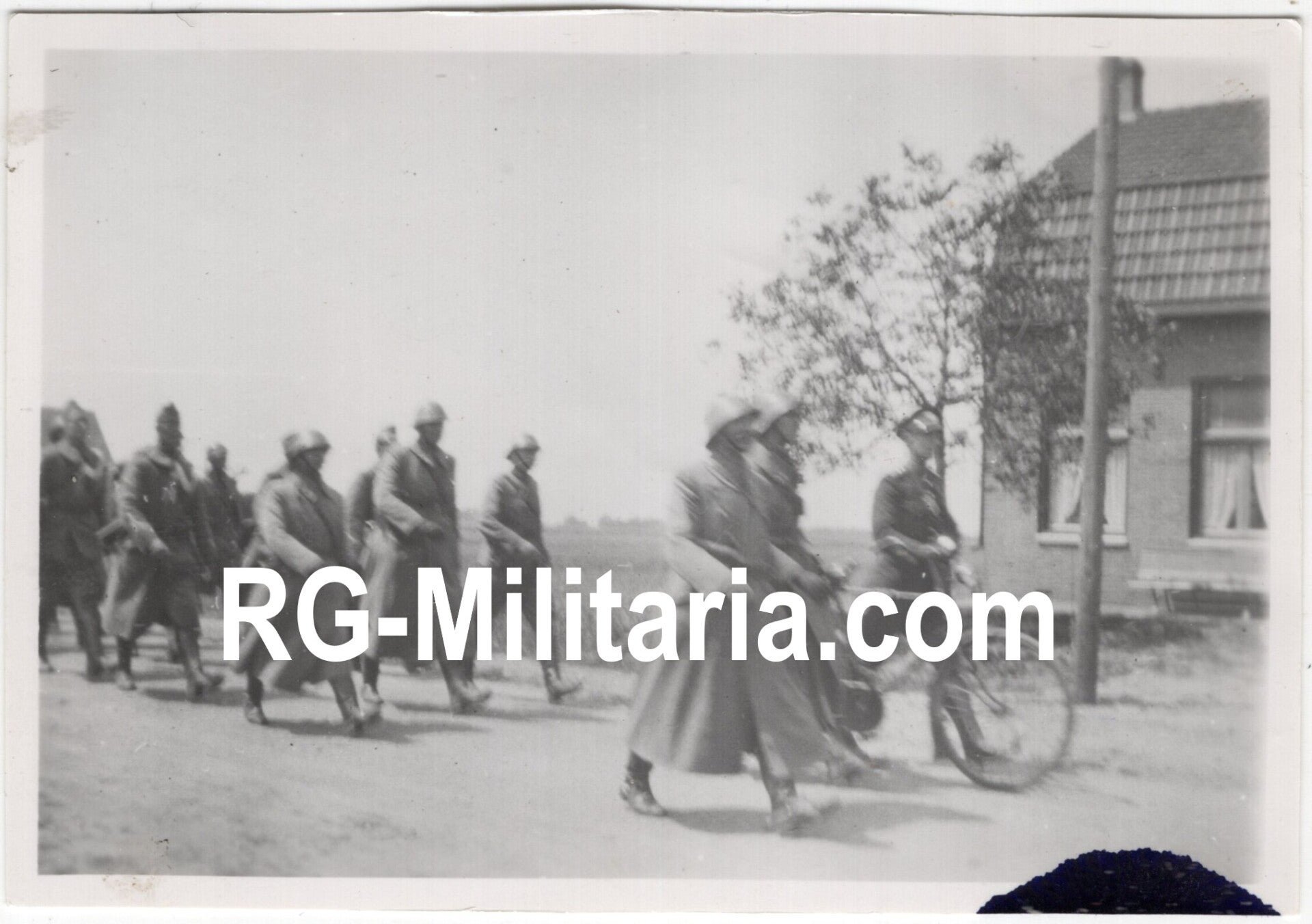 Original WW2 German Photo - Dutch POW soldiers in Leende, Nederland, May (1940) — image 3