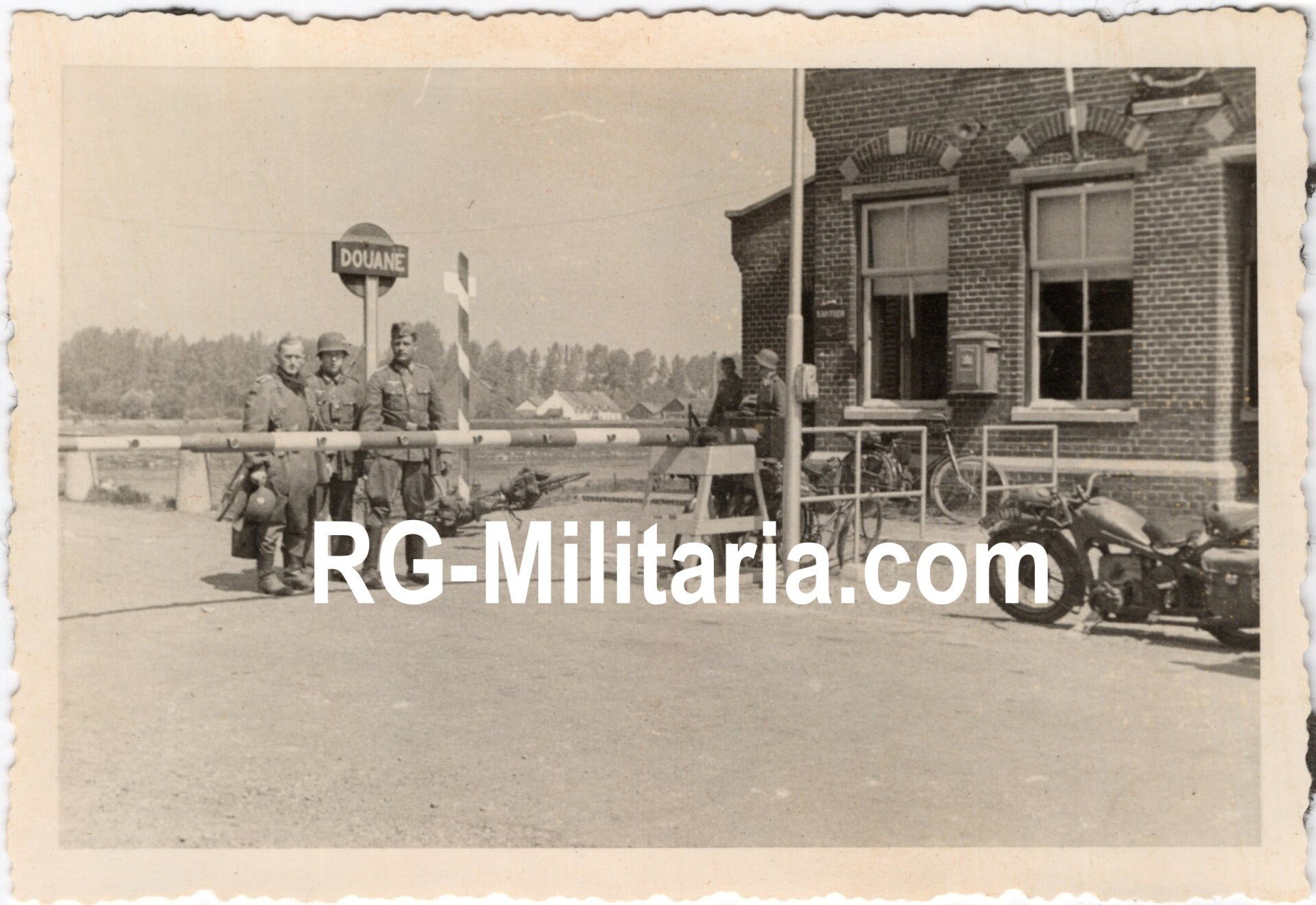 Original WW2 German Photo - Dutch Belgian border at Roosteren, Holland and Maaseik, Belgium, May (1940) — image 3