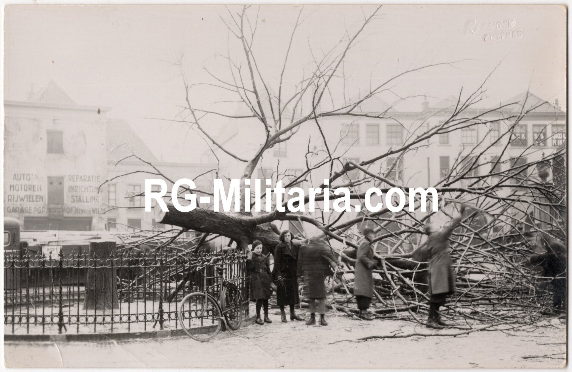 Original WW2 German Photo - Cut Dutch Wilhelminaboom, Zutphen (1940) — image 3