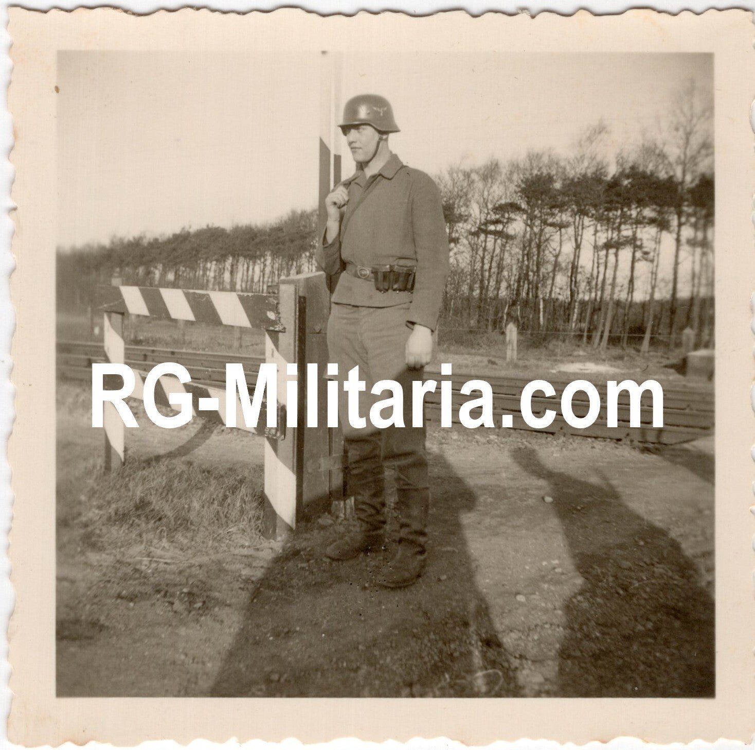 Original WW2 German Photo - Luftwaffe in Harderwijk, Holland — image 3