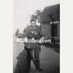 Original WW2 German Photo - Wehrmacht soldier in Holland, Cafe …
