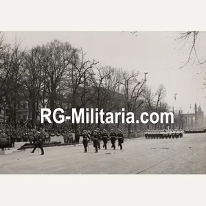 Original WW2 German Press Photo - KM Kriegsmarine parade on …