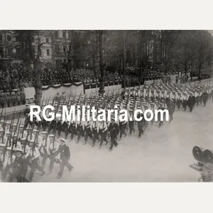 Original WW2 German Press Photo - KM Kriegsmarine parade on …