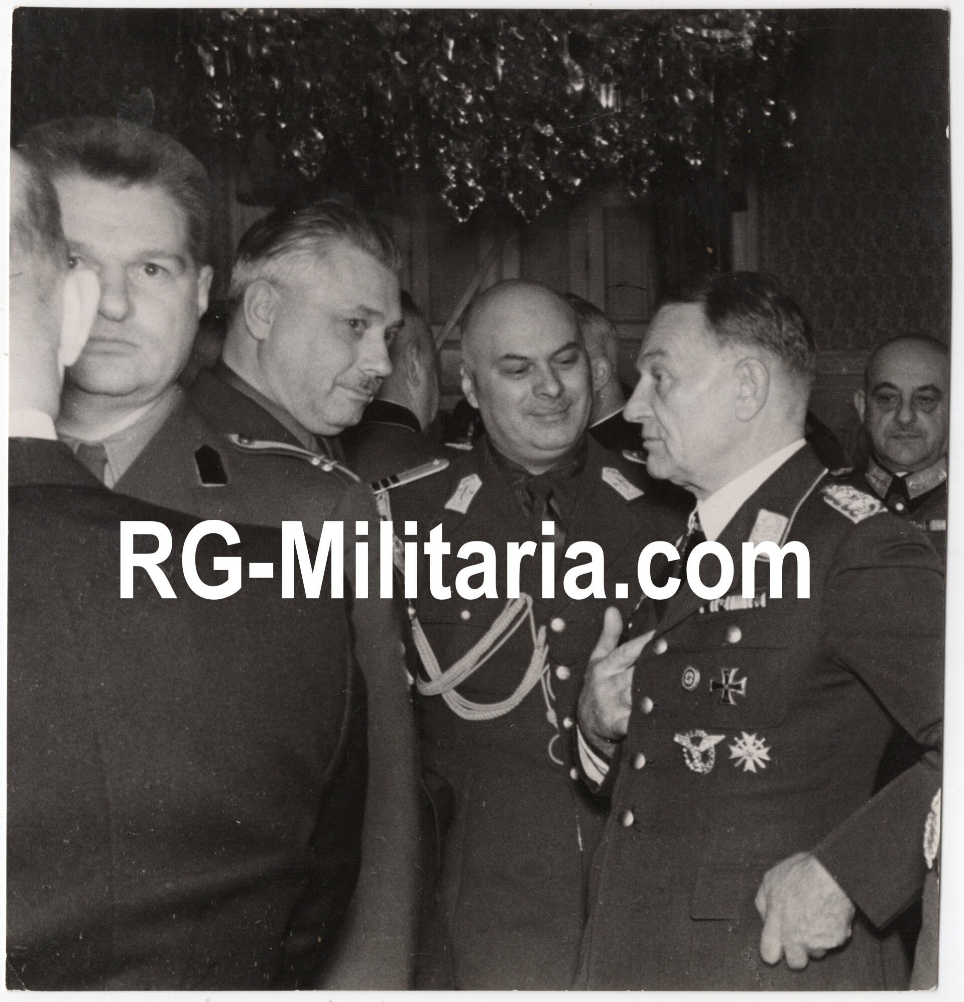 Original WW2 German Press Photo - Wehrmachtbefehlshaber den Niederlanden Friedrich Christiansen among Italian officials, Kasteel Oud Wassenaar (1942) — image 3