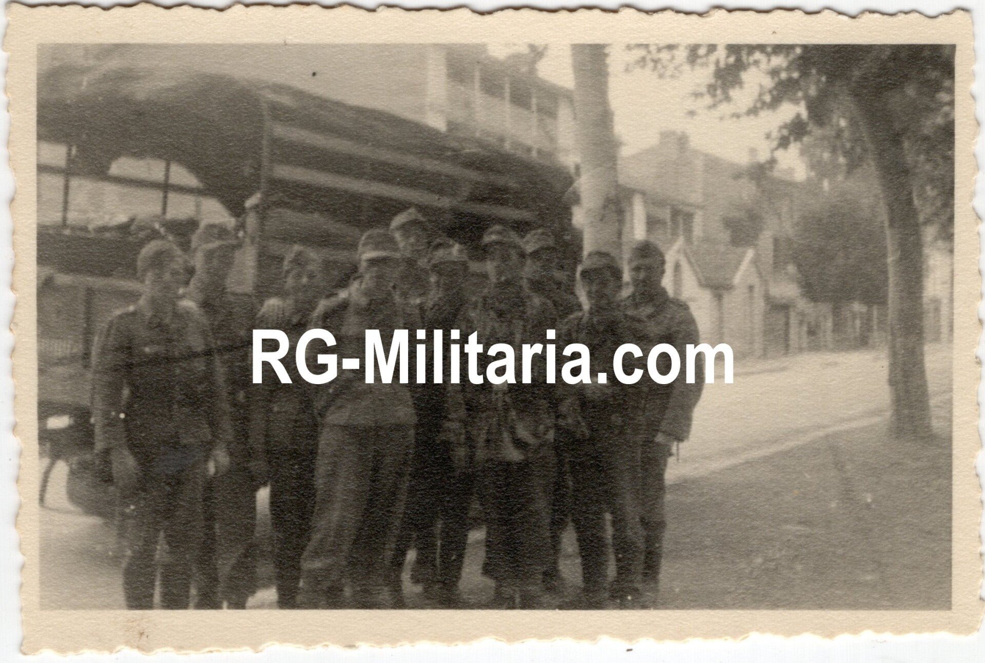 Original WW2 German Waffen SS Photo - Waffen SS soldiers in Didam, Arnhem, Holland (1944) — image 3