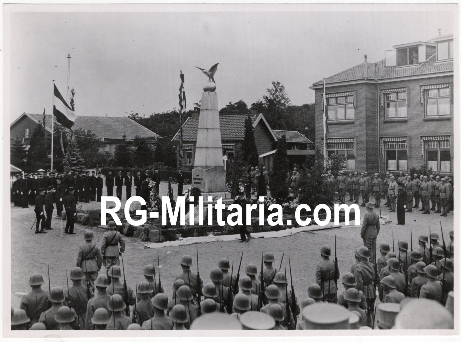 Original WW2 Dutch Press Photo - LVA Luchtvaartafdeeling gathering Soesterberg, July, Monument (1938) — image 3
